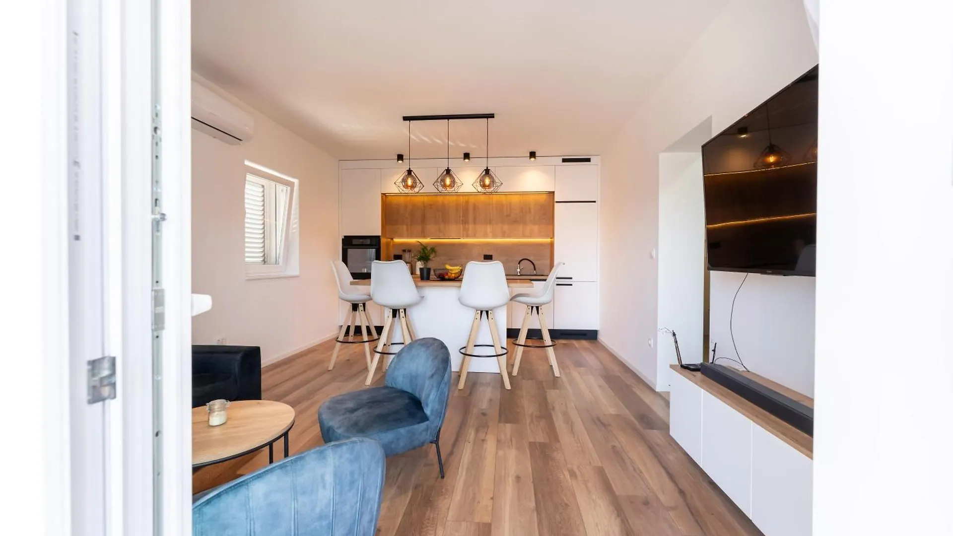 Bernie Apartments With A Pool Zadar