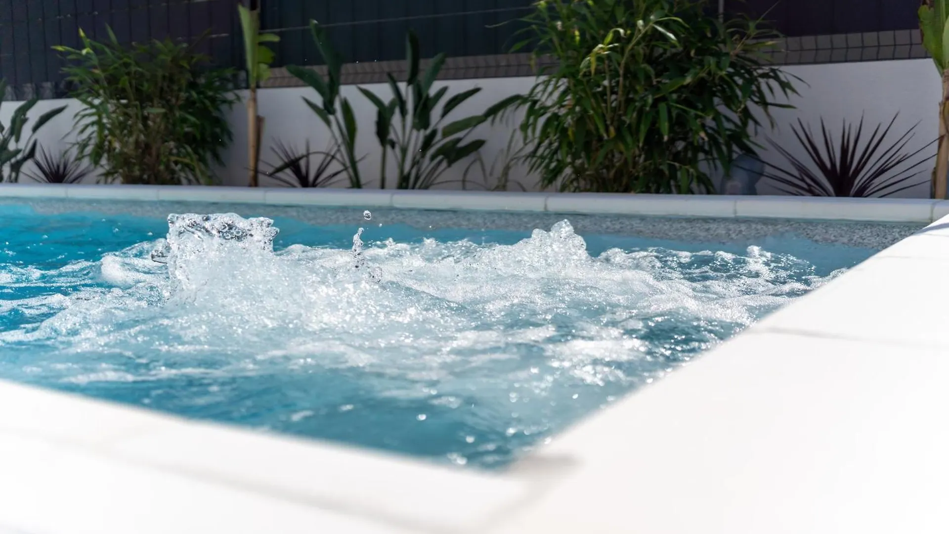 Bernie Apartments With A Pool Zadar Croacia