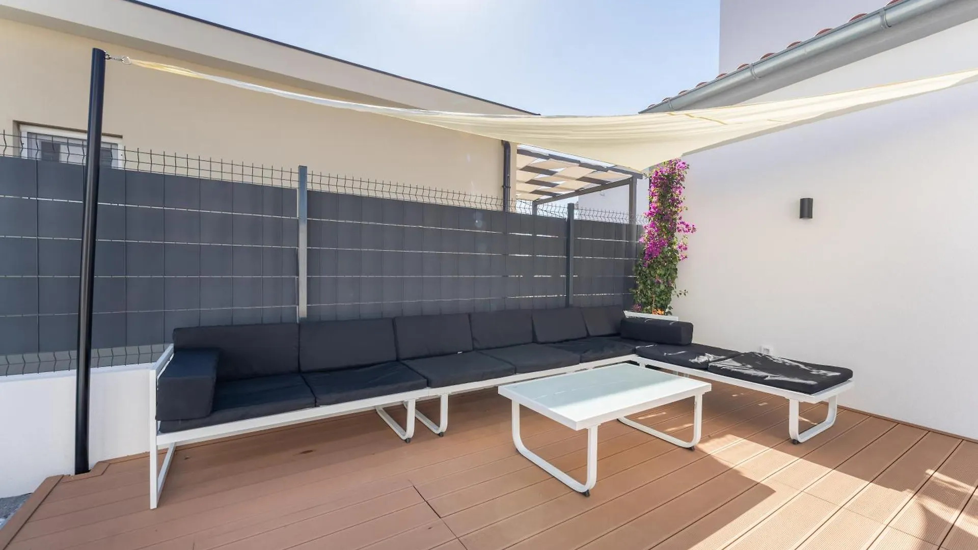 Bernie Apartments With A Pool Zadar
